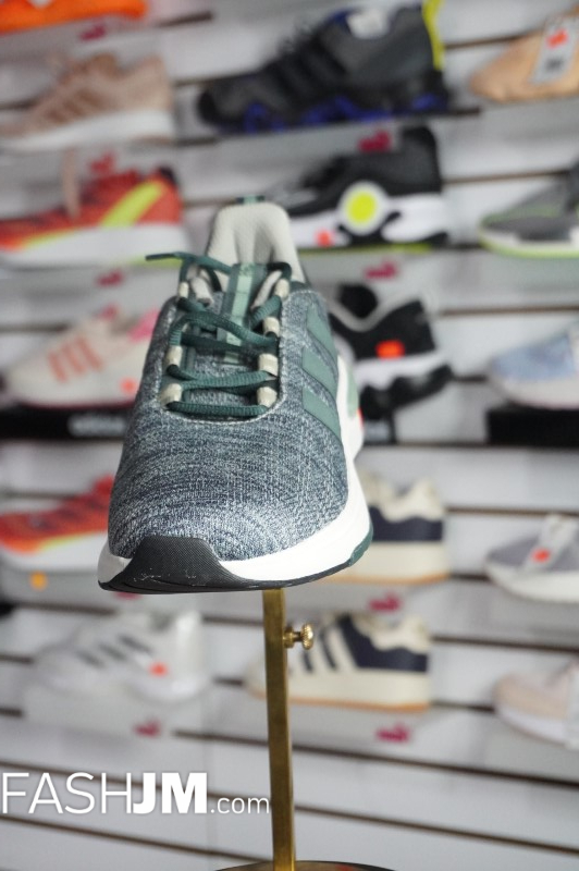  Sneakers image1