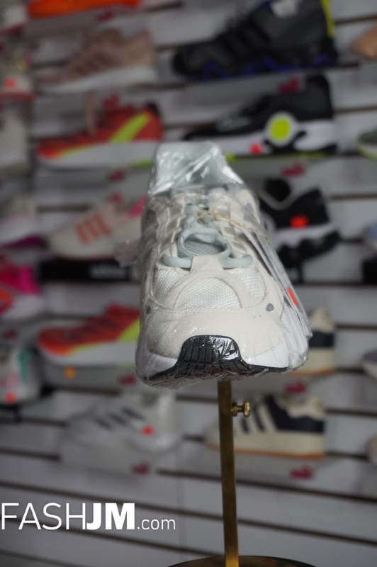  Sneakers image1