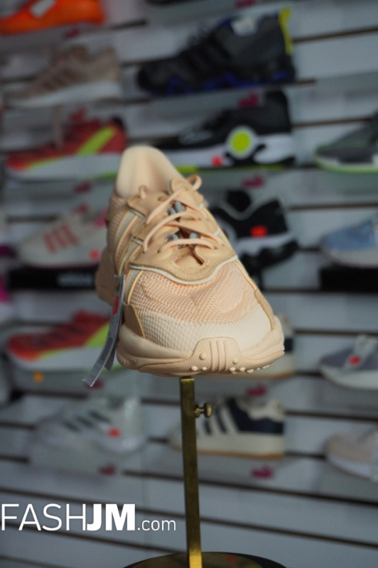  Sneakers or Football Boots image3