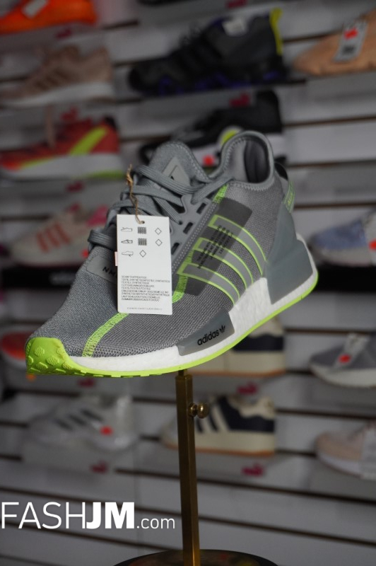  Sneakers or Football Boots image3