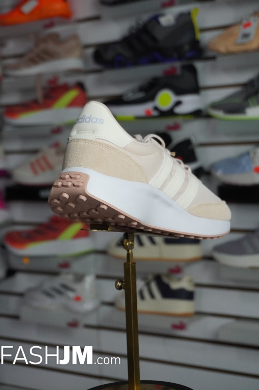  Sneakers or Football Boots image3