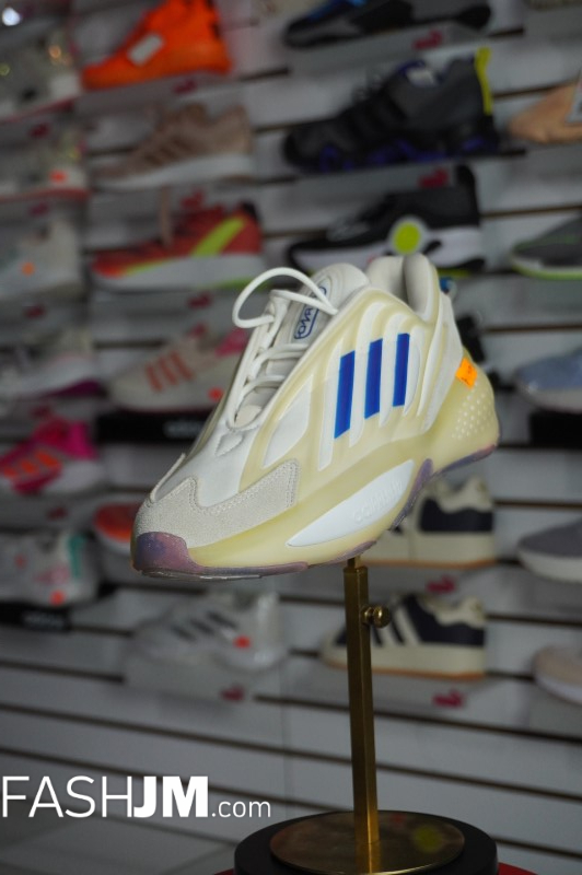  Sneakers image0