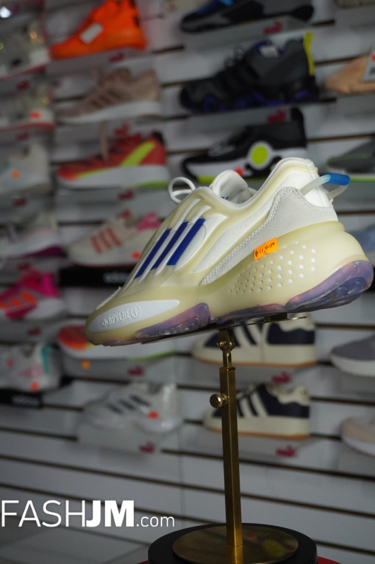  Sneakers image3