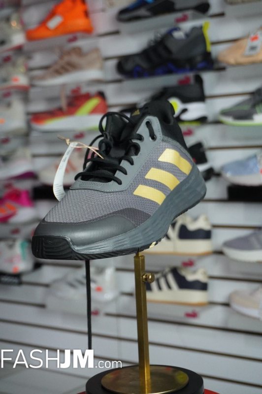  Sneakers image0