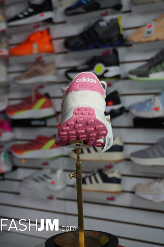  Sneakers image3