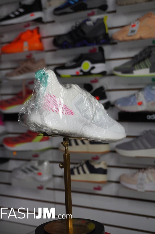  Sneakers image1