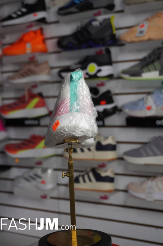  Sneakers image2