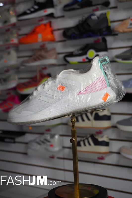  Sneakers image3