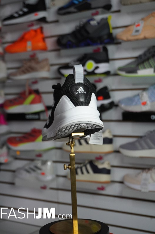  Sneakers image3