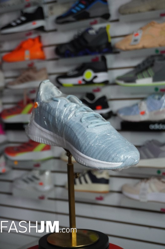  Sneakers image3