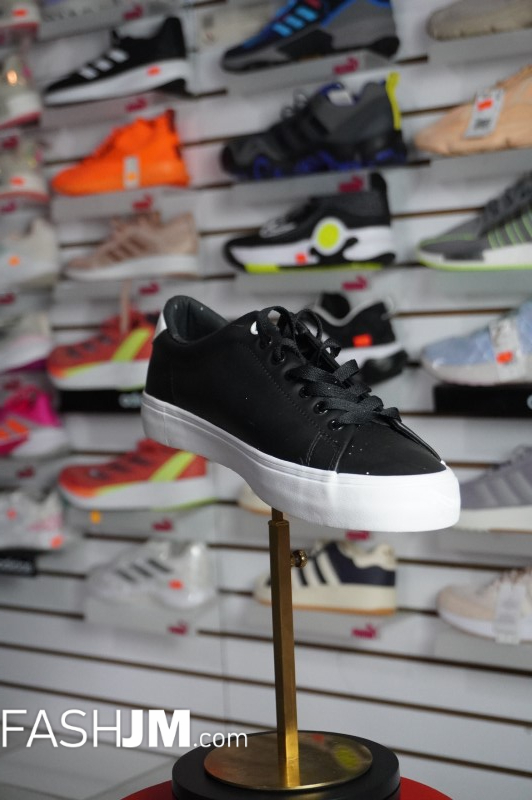  Sneakers image3