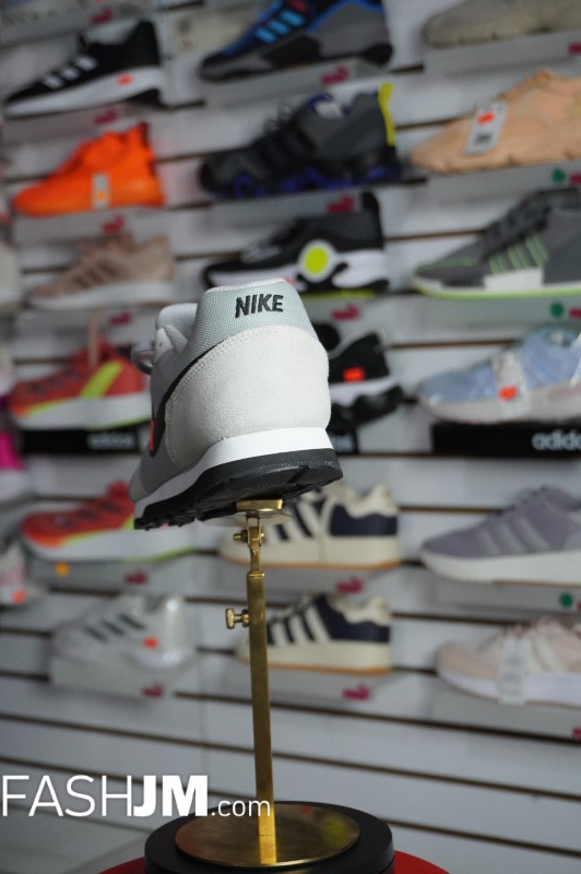  Sneakers image2