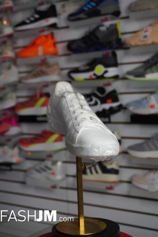  Sneakers image0