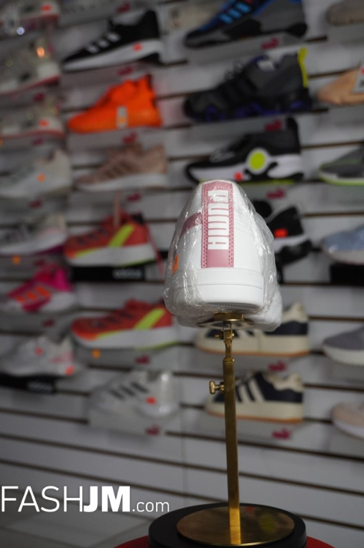  Sneakers image3