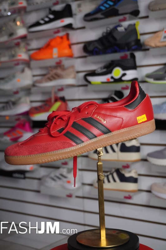  Sneakers image0