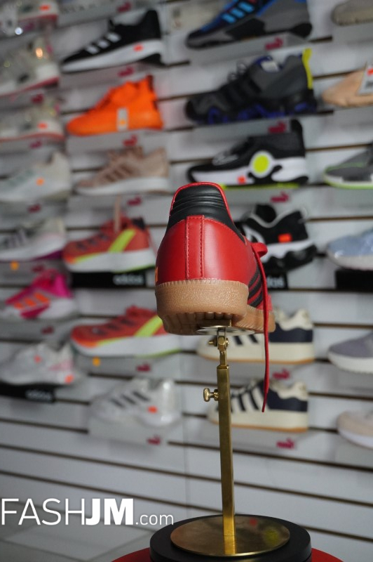  Sneakers image1