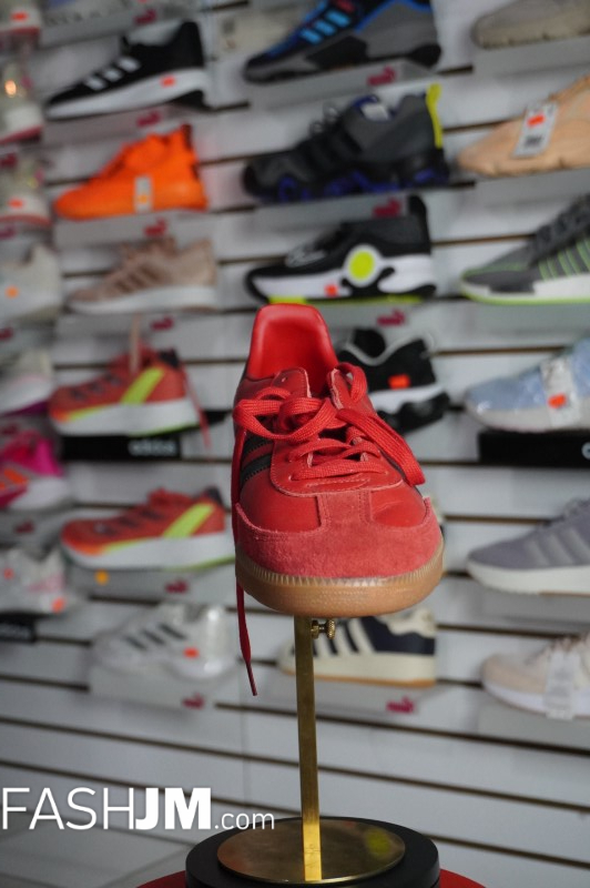 Sneakers image3