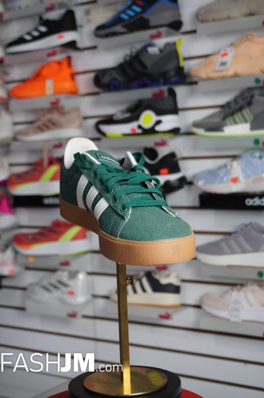 Sneakers image1