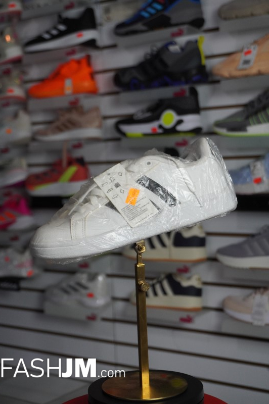  Sneakers image3