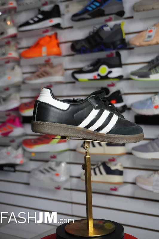  Sneakers image1