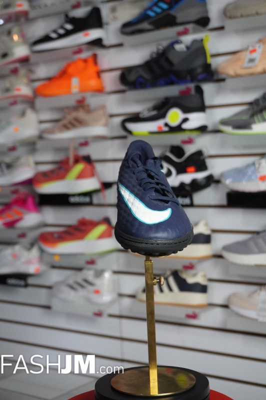  Sneakers image3