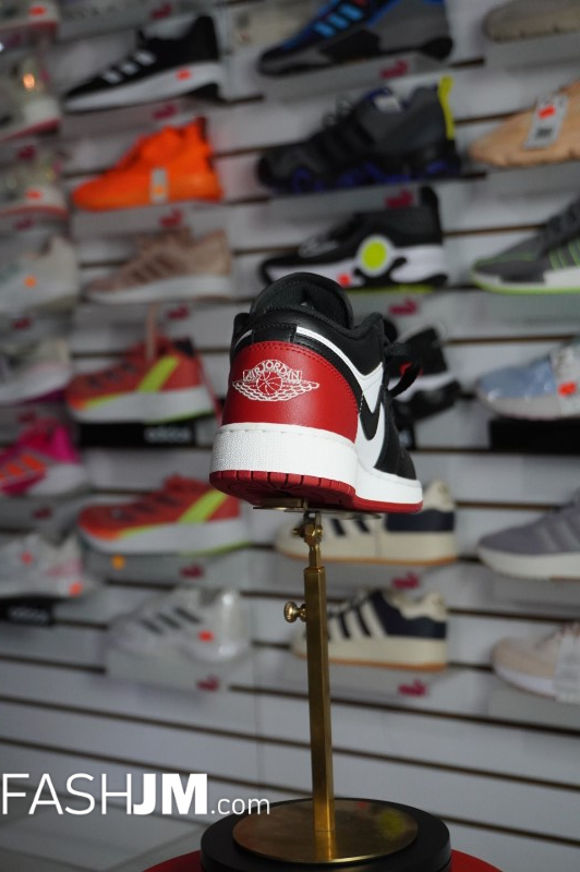  Sneakers image2