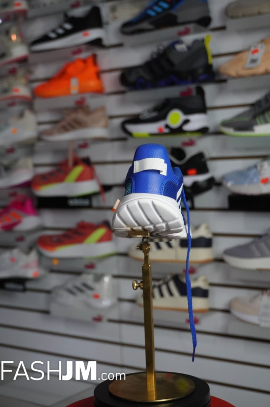  Sneakers image1