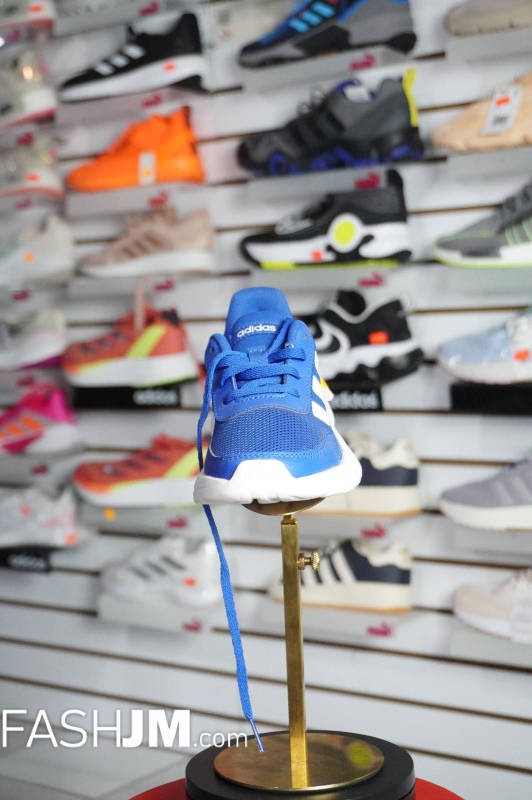  Sneakers image3