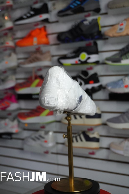  Sneakers image1