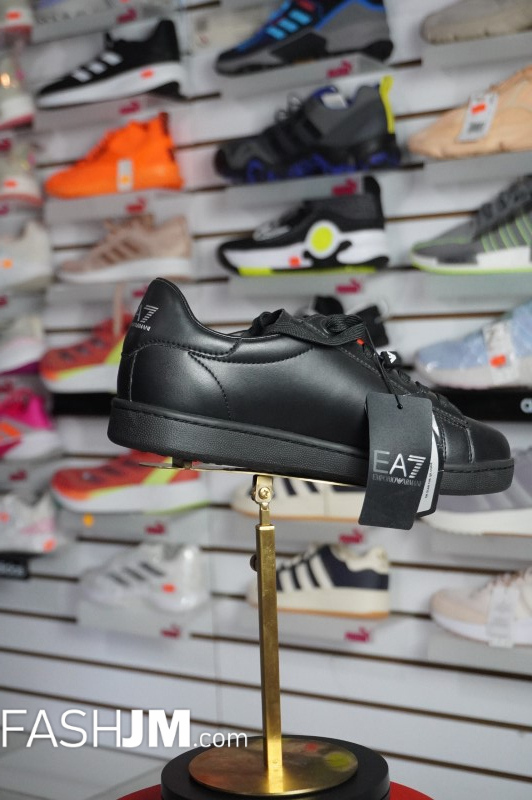  Sneakers image3