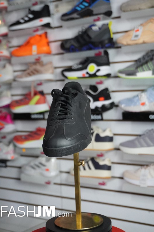  Sneakers image1