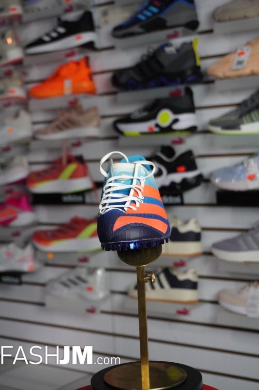  Sneakers image3