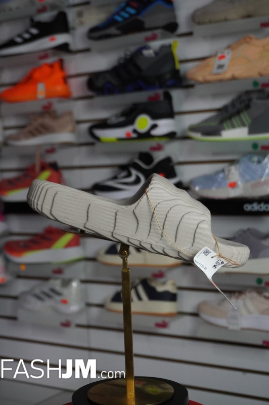  Slippers Slides image0