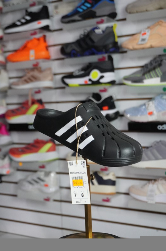  Slippers Slides image0