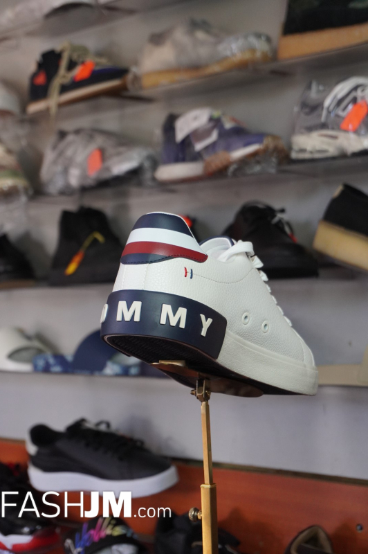  Tommy Hilfiger Sneakers image1