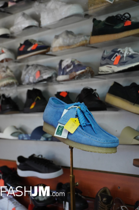  Wallabee Clarkes image0