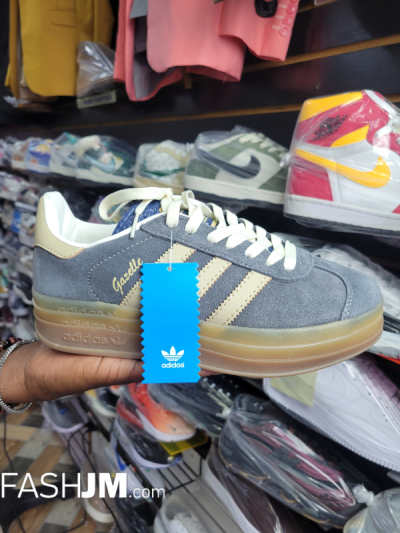 Adidas Sneakers
