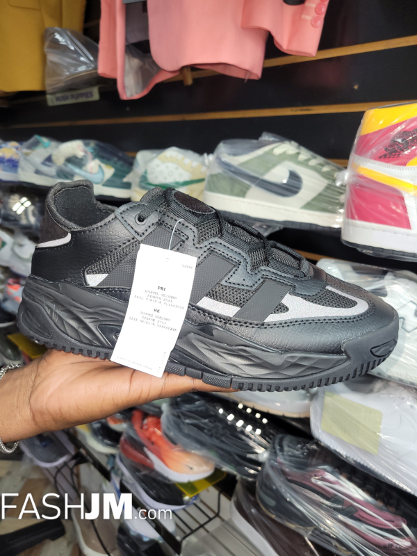  Adidas Sneakers image0