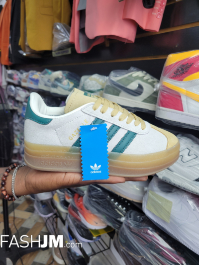 Adidas Sneakers