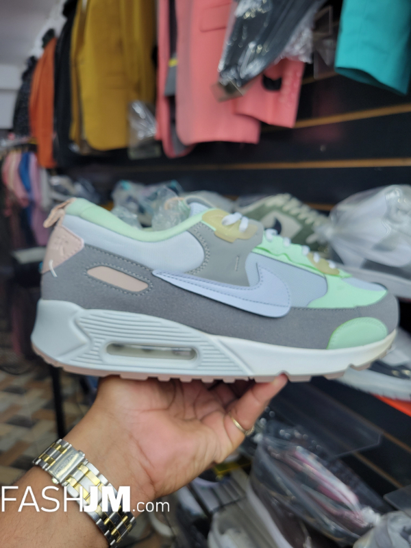  Nike Sneakers image1