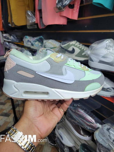 Nike Sneakers