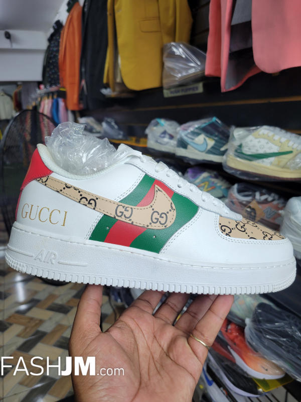  Nike Sneakers image1