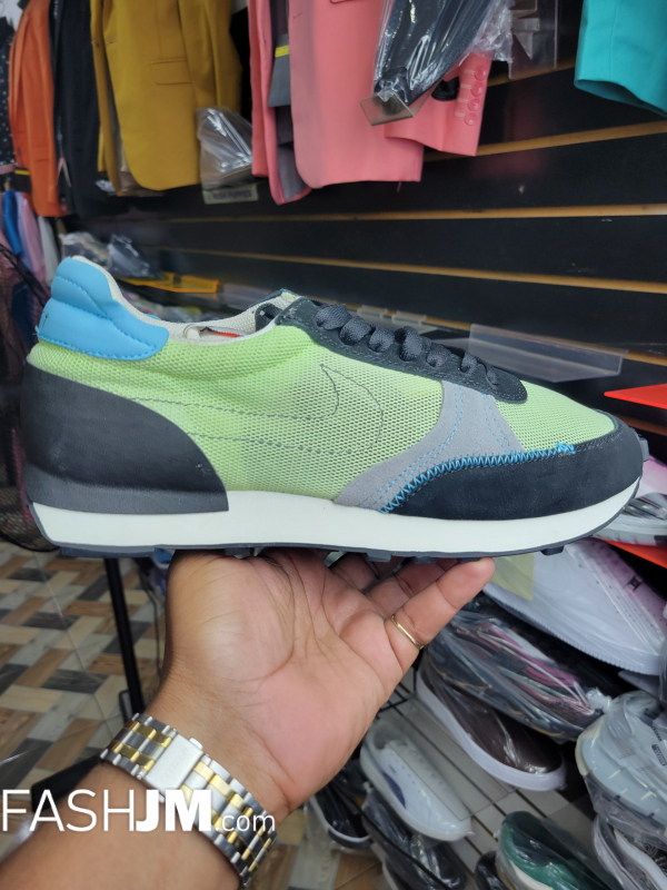  Nike Sneakers image0