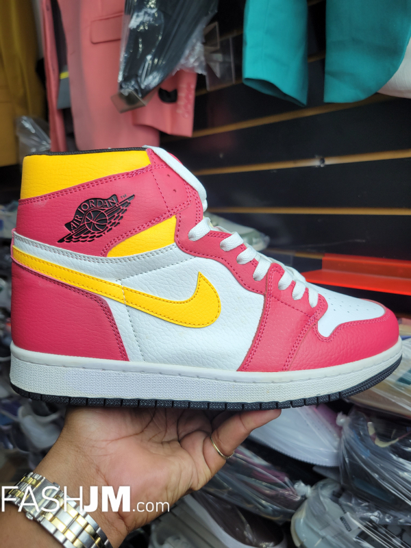  Nike Sneakers image0