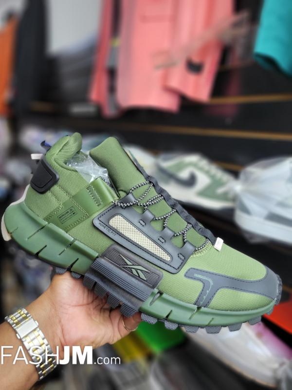  Sneakers image1