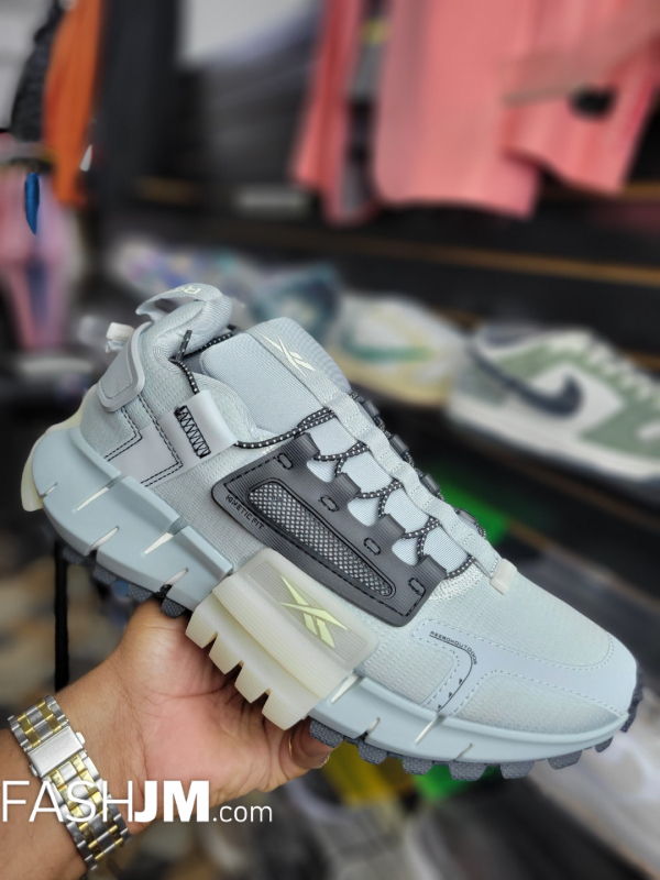  Sneakers image1