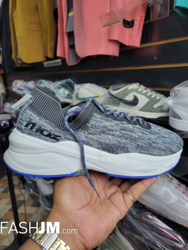  Sneakers image0