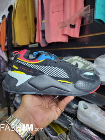 Sneakers