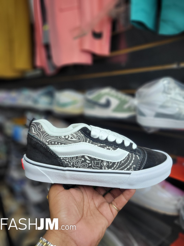  Vans Sneakers image0