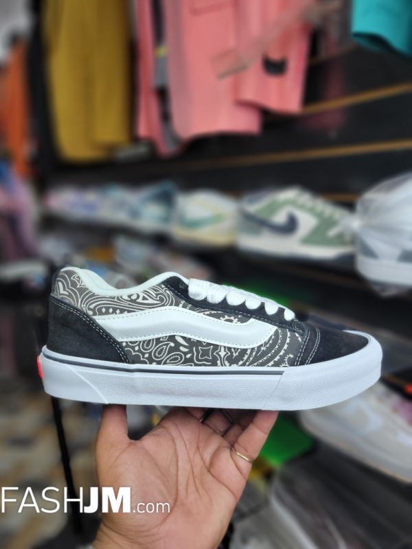  Vans Sneakers image1
